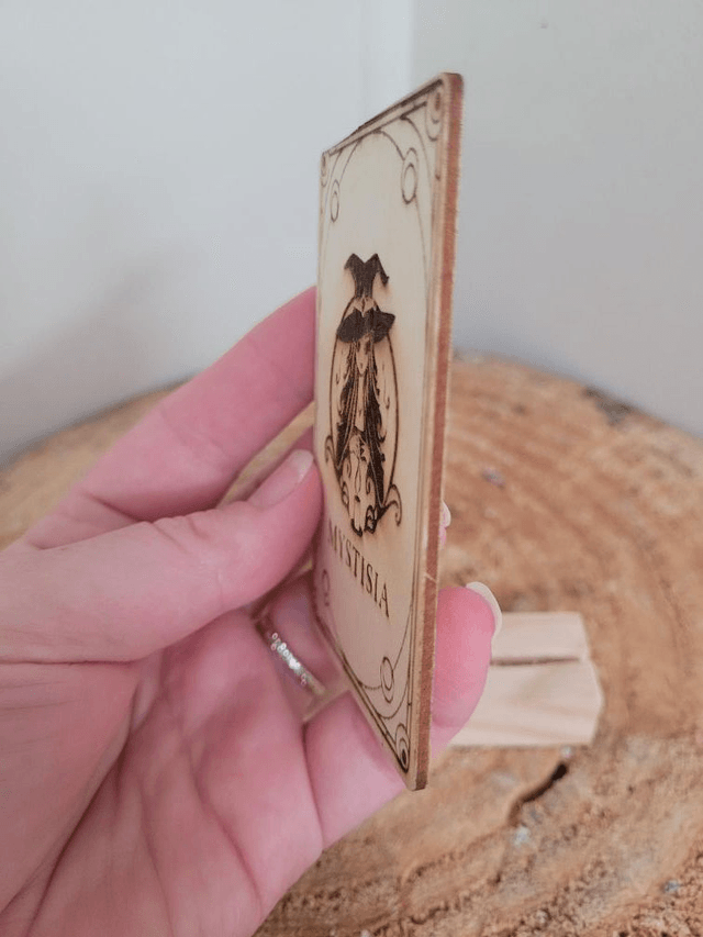 🕯️ Carte Totem Gravée – Le Hibou